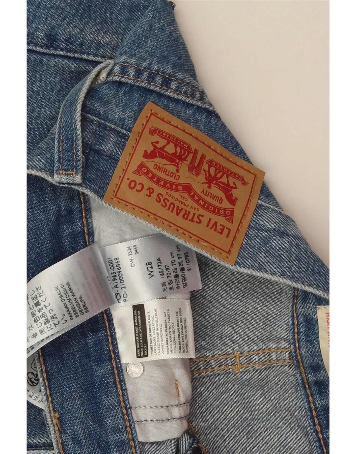 Levi's Womens Mom High Waist Denim Shorts W28 Medium Blue Cotton - Image 4